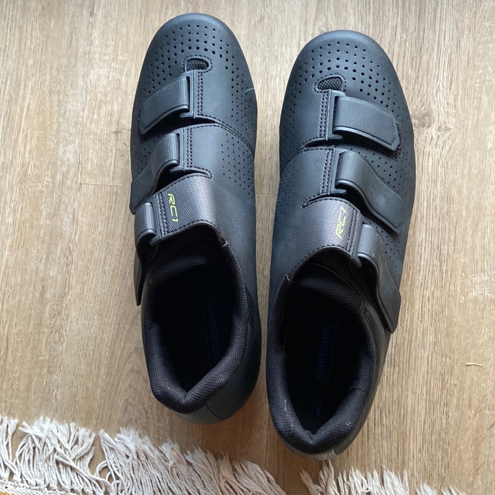 Shimano RC1 Mens Cycling shoes NWOT